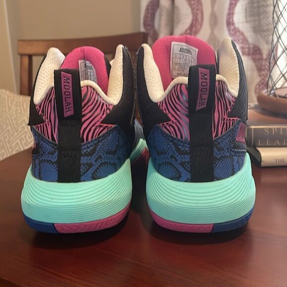MOOLAH KIDS PRESS BREAK
TRUE BLUE / AQUA / ROSE VIOLET
SIZE 5.5Y. Great Shape!! - Picture 4 of 9